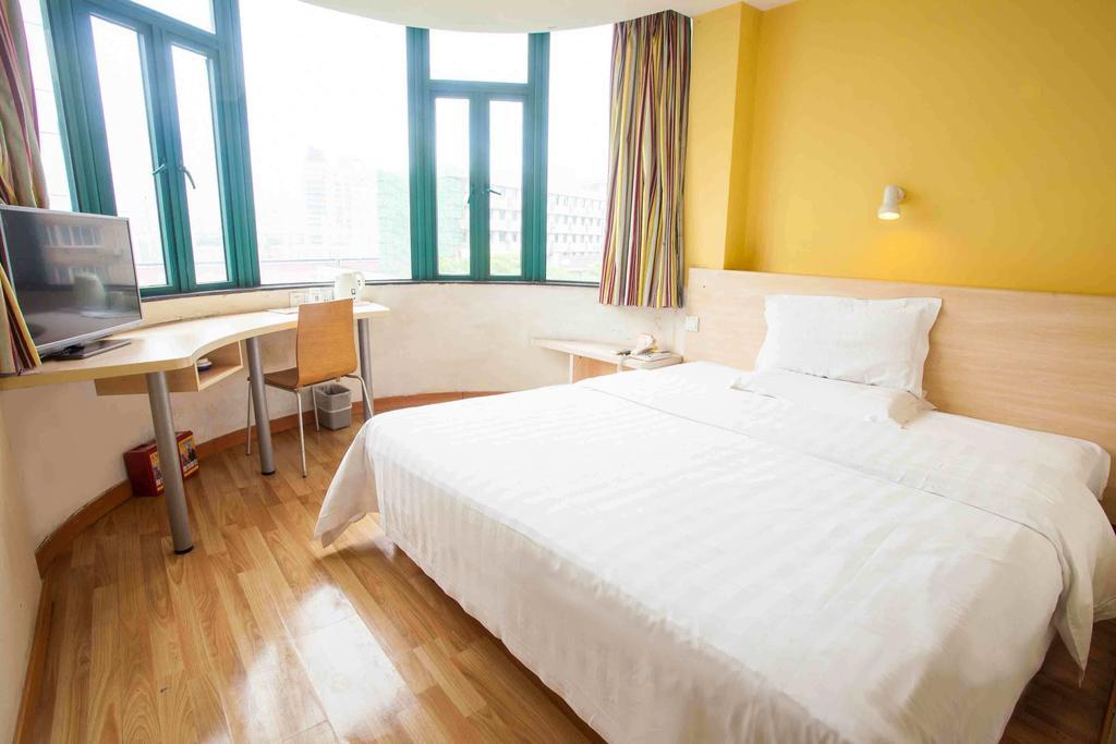7Days Inn Guangzhou Tianhe Tangxia Junjing Huayuan Номер фото
